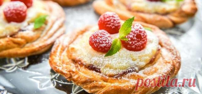 СЛОЁНЫЕ ВЕНЗЕЛИ С ЗАВАРНЫМ КРЕМОМ И МАЛИНОВЫМ ДЖЕМОМ