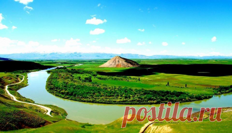 ԲԱՐԵՎ ԷՐԳԻՐ
Արածանի,գետ Հայկական լեռնաշխարհում։Հին հունա-հռոմեական աղբյուրներում կոչվել է Արսանիաս,ներկայումս թուրքերը կոչում են Մուրատ։Կոչվել է նաև Արևելյան Եփրատ,Արզանիա,Արսինես։Միանալով Արևմտյան Եփրատին՝առաջացնում է Եփրատ գետը։Երկարությունը 722կմ է,ավազանը՝40000կմ2։Հին ժամանակներում գետն ամբողջությամբ հոսել է Մեծ Հայքի թագավորության տարածքով։Երբեմն Արածանիի այն հատվածը,որն անցնում է Բալուի շրջանով անվանել են Բալուա գետ։ Արածանու ավազանում են գտնվում Վաղարշակերտ,Մուշ,Բալու,Խարբերդ քաղաքները