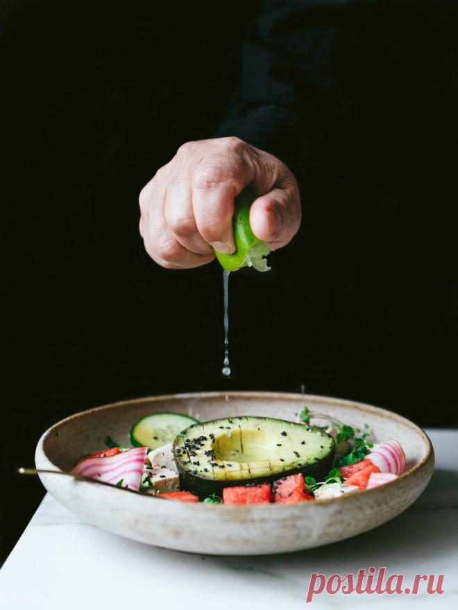 21 РЕЦЕПТ ВосхитительныХ САЛАТОВ из АВОКАДО:  Рецепты полезной еды: Можно придумать бессчётное количество рецептов с авокадо, но делать это надо, принимая во внимание особенности данного продукта.