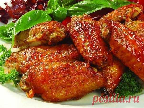 Крылышки

Вспомнила классный рецептик! Когда-то меня угощал один мексиканец очень вкусными крылышками... и даже разрешил подсмотреть, как он их делает!

Элементарно просто и быстро, без всяких заморочек!
Показать полностью…