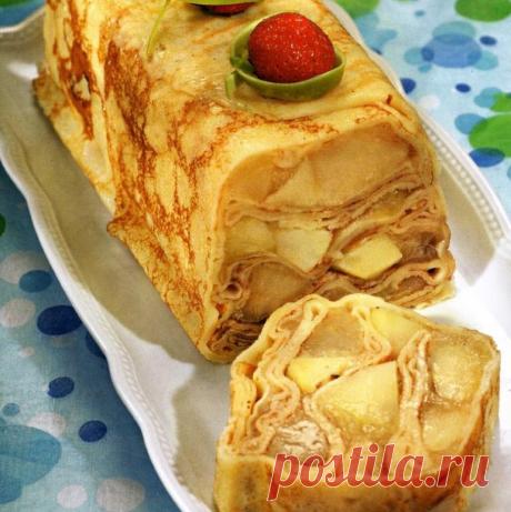 Блинный пирог с яблочно-сметанной начинкой.