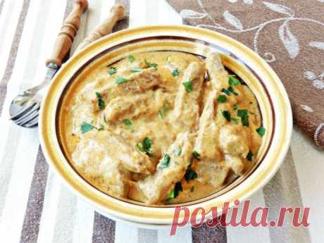 ​Мясо, тушенное со сметаной