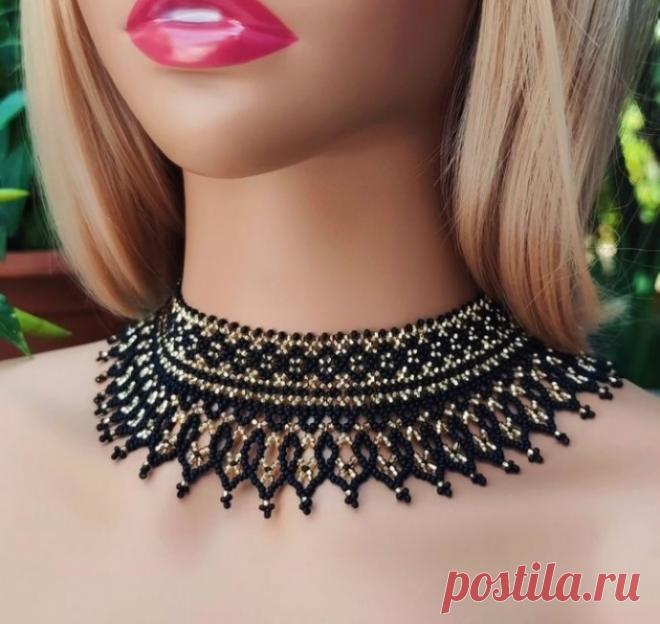 ​Шикарное колье из бисера Шикарное колье из бисераОно отлично подходит для новогодней ночи, чтобы украсить вашу шею.