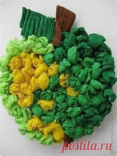 Яблоки
ДЕТСКИЕ СМЕШНЫЕ СТИХИ И ЗАГАДКИ ПРО ЯБЛОКИ
Е. Борисова
Яблоко с ветки, в траву упадет,
Яблоко с ветки, ёжик найдет.
Яблоко ёжик домой принесет.
Крошкам ежатам на терке натрет.
Т. Кунилова
Агу, агу, агушеньки!
Яблоко Андрюшеньке - 
Прямо в руки - 
Прыг-скок!
Ну-ка, съешь меня, дружок!
Круглобокое,
Краснощекое.
Л. Турьева
Яблоко спелое,
Яблоко сладкое,
Яблоко хрусткое
С кожицей гладкою.
Я