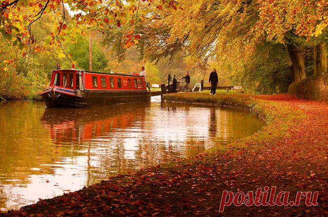 Восходит осень плавно на порог..