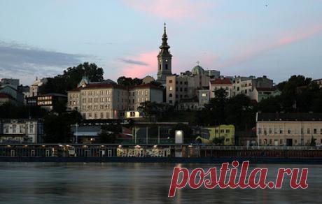 Председатель Европейского комитета по развитию НАТО призвал альянс бомбить Белград. Гюнтер Фелингер заявил, что в Баньске началась сербская война против Косова