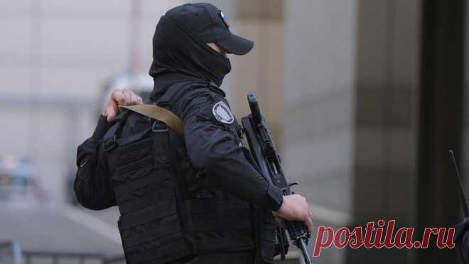 В Москве женщина разыграла полицейских, заявив об украинских диверсантах в своем доме. Москвичка разыграла полицейских сообщением о проникнувших в ее дом украинских диверсантах. Об этом пишет Telegram-канал "Острожно, Москва". Ночью в экстренные службы поступил звонок от неизвестной. Женщина заявила оператору, ...
