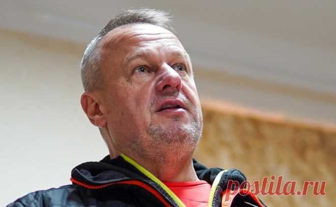 Мэр Новой Каховки заявил о попытке покушения с применением «Экскалибуров». О передаче Украине высокоточных снарядов M982 Excalibur Bloomberg сообщал в сентябре 2022 года. По словам мэра Новой Каховки, несколько недель назад на него была совершена попытка покушения с применением этих снарядов