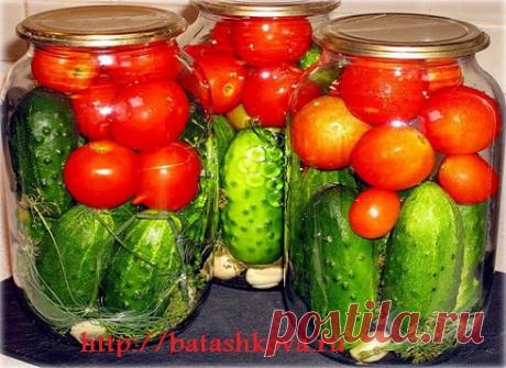 Маринуем огурцы с помидорами в банках
