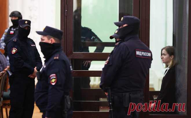 Прокурор заявила, что Трепова активировала бомбу для убийства Татарского. Обвиняемая получила 132 тыс. руб. на криптокошелек и использовала эти деньги для подготовки убийства военкора Татарского, заявила прокурор. Она также утверждает, что девушка сама привела в боевое состояние взрывное устройство