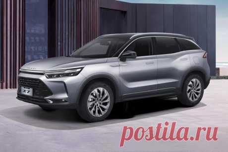 Кроссовер BAIC X7 выходит на российский рынок: объявлена цена У себя на родине в Китае BAIC X7 был представлен еще три года назад, а минувшей весной уже успел пережить плановый рестайлинг. Однако до конвейера калининградского Автотора китайский Х7 смог добраться