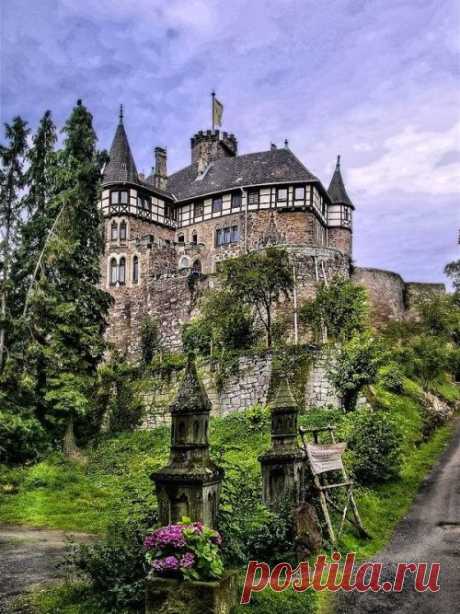 Enchanting Photos Berlepsch Castle, Hesse, Germany  photo via steph