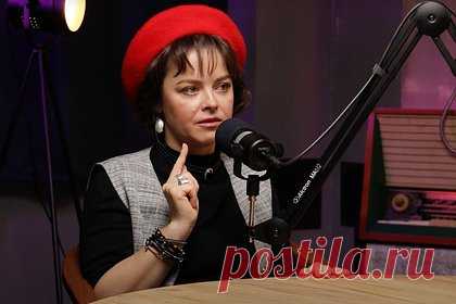 Звезда Сomedy Woman высказалась о перспективе возвращения шоу в эфир. Актриса и бывшая участница юмористического проекта Comedy Woman Наталия Медведева объяснила, почему проект не может вернуться в эфир. В частности, по мнению артистки, для звезд программы могло бы быть трудно держать его качество на прежнем уровне и не ударить в грязь лицом.