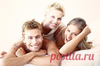 Секс втроем как опыт: 7 реальных историй с разным финалом Секс втроем — одна из самых популярных фантазий у представителей обоих полов. И тем, у кого нет такого опыта, очень даже интересно послушать тех, у кого он есть! И самое главное — как он повлиял на отношения в паре. 18+ 1. Это изменило наши отношения… к лучшему! «Мы с партнером провели ночь с общей подругой. Точнее, сначала мы весь день общались, а потом предложили ей переночевать у нас, а не в отеле. Мы обнялись, и...