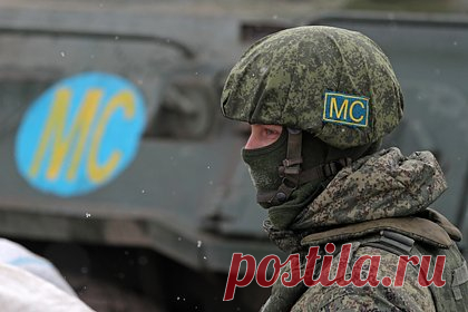 Назначен новый командующий российскими миротворцами в Карабахе. Новым командующим российскими миротворцами в Нагорном Карабахе стал заместитель главнокомандующего Сухопутными войсками России генерал-полковник Александр Ленцов. Об этом сообщили в российском Минобороны. Уточняется, что Ленцов занял эту должность 25 апреля. До этого ее занимал генерал-майор Андрей Волков.