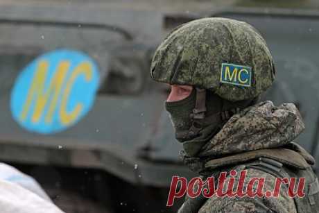 Назначен новый командующий российскими миротворцами в Карабахе. Новым командующим российскими миротворцами в Нагорном Карабахе стал заместитель главнокомандующего Сухопутными войсками России генерал-полковник Александр Ленцов. Об этом сообщили в российском Минобороны. Уточняется, что Ленцов занял эту должность 25 апреля. До этого ее занимал генерал-майор Андрей Волков.