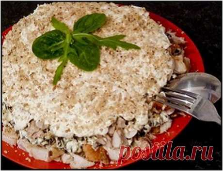 Салат с курицей и черносливом
