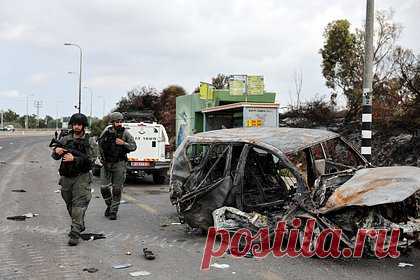 Посол Израиля в России рассказал о подвижках по освобождению заложников. Никаких подвижек по освобождению заложников, захваченных ХАМАС и удерживаемых в секторе Газа, нет. Об этом заявил посол Израиля в РФ Александр Бен Цви, передает корреспондент «Ленты.ру». Он обратил внимание, что никто не призывает ХАМАС отпустить заложников, а лишь говорят об общей «гуманитарной проблеме» в секторе.