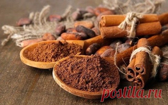 КАК НИКОГДА НЕ БОЛЕТЬ ГРИППОМ
Уже 4000 лет корица используется человеком и при этом было замечено, что люди, находящиеся в помещениях, где развешивают и фасуют молотую корицу, никогда не болеют гриппом.
Наука выяснила этот феномен корицы корица обладает антисептическими и противовирусными свойствами.
Что вам понадобится:
-корица молотая
-посуда (посудина) размером с чайное блюдце в каждую комнату
Насыпать корицу в небольшую посуду по половине пакетика и расставить в квартире или офисе из расч