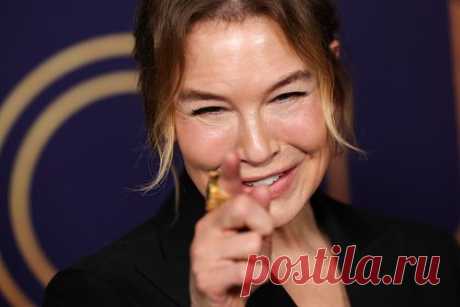 54-летняя звезда «Бриджит Джонс» Рене Зеллвегер выйдет замуж. 54-летняя звезда фильма «Бриджит Джонс», американская актриса Рене Зеллвегер выходит замуж. Избранником артистки стал 44-летний британский телеведущий Ант Энстид. Пара помолвлена и планирует устроить закрытую свадьбу, на которую будут приглашены только самые близкие. Об их отношениях стало известно осенью 2021 года.