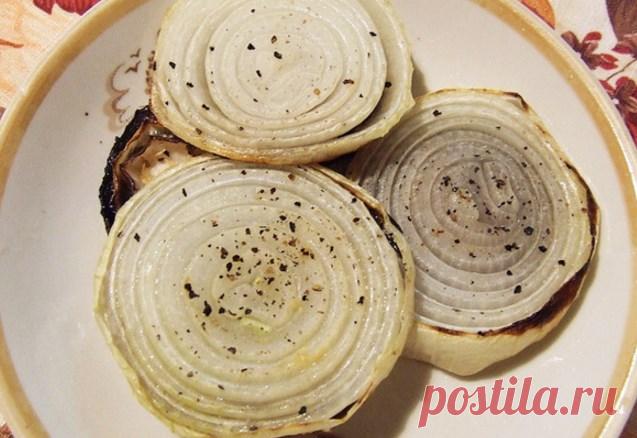 Печеный лук при сахарном диабете: отзывы о лечении Печеный лук при диабете уникален тем, что при приготовлении и термической обработке он сохраняет все свои полезные свойства. Полезна даже луковая шелуха.