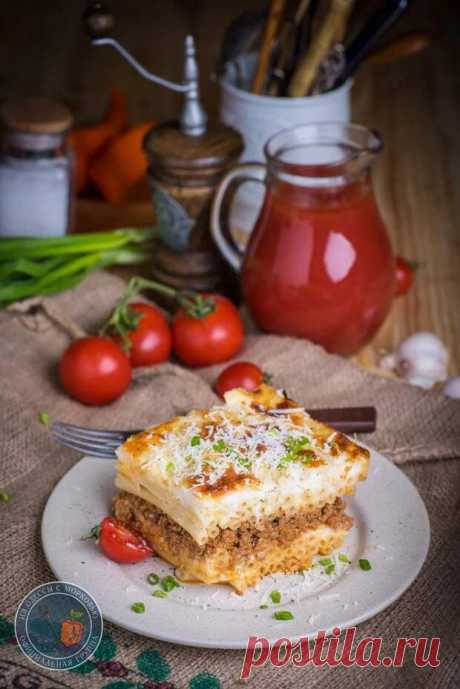 Пастицио. Греческая макаронная запеканка с мясом - БУДЕТ ВКУСНО! - медиаплатформа МирТесен Здравствуй, честной народ..На этой неделе у меня были другие планы для пятничного поста, но как раз на днях я дочитал книгу Кати Федоровой «О том, что есть в Греции» и категорически хочу поделиться впечатлениями. Представьте себе сундук, под завязку набитый солнцем и морем, летней размеренностью и