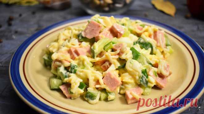 Салат с лапшой быстрого приготовления (вкусный бюджетный салат)
Быстрый салат на скорую руку. Салат из лапши быстрого приготовления для меня просто находка. Я готовлю его очень часто. Для меня это отличный салат на каждый день, ведь он очень сытный. Кроме того я могу приготовить этот салат на праздник и мои гости будут довольными. С ингредиентами которые входят в его состав я люблю экспериментировать, […]
Читай пост далее на сайте. Жми ⏫ссылку выше