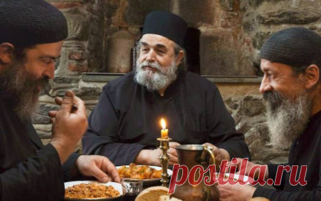В мусульманстве запрещен алкоголь, евреи не едят свинину. А что запрещено есть или пить у христиан?