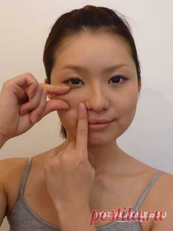 Японский массаж, освежающий и поднимающий щеки