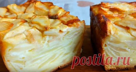 Пирог превзошел шарлотку. При выпечке тесто превращается в крем! Если захотелось чего-то вкусненького к чаю, то не нужно отказывать себе в этом удовольствии. Тем более, вы можете сделать нечто особенное своими руками на своей кухне. И получится не хуже, чем в кондитерской. От этого рецепта в восторге все хозяйки, которые хоть раз пробовали его на практике. Секрет этого пирога – особенное тесто, которое при …