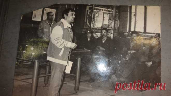 «Город юности моей». Стихи Александра Павлова. Музыка Виталия Титова. Аранжировка  Владимира Сидорова.  Исполняют хор мальчиков «Соловушки Магнитки» и мужской вокальный ансамбль «Металлург» под руководством Александра Никитина. Партия фортепиано – Владимир Галицкий. 1999.