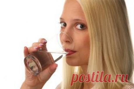 Стоит ли устраивать разгрузочный день на воде? | Будьте здоровы!