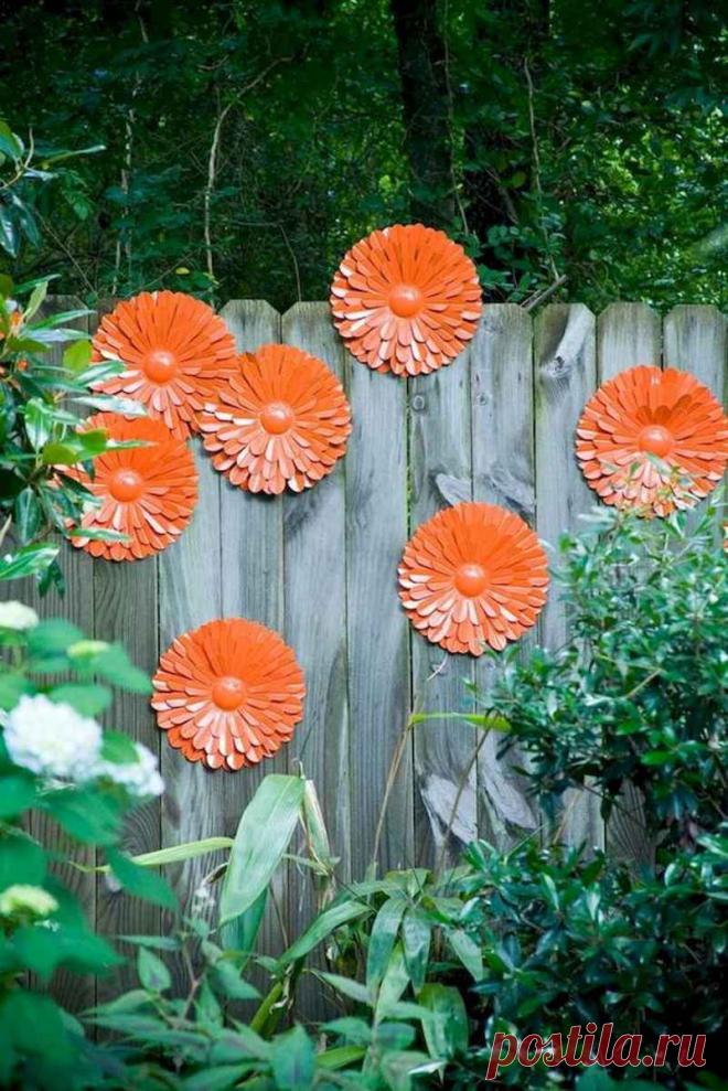 40 Unique Garden Fence Decoration Ideas (9) - CoachDecor.com