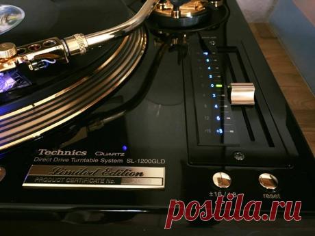 Technics SL-1200 GLD turntable