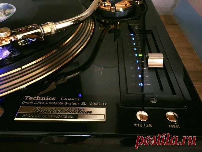 Technics SL-1200 GLD turntable