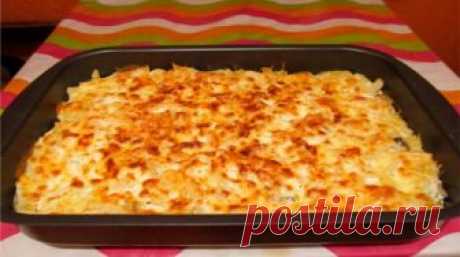 Запеканка из тертого картофеля с сыром и чесноком