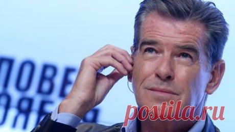 Facebook
Пирс Броснан заявил, что не боится гнева властей США из-за его визита в Россию. Он также добавил, что у ирландцев (Броснан родился в Ирландии) и русских много общего: «Это любовь к земле, к религии, к крепким напиткам».

В Москву голливудский актер приехал представлять свой новый фильм «Человек ноября», который выйдет в прокат 18 сентября.

Фото: Вячеслав Прокофьев, ИТАР-ТАСС