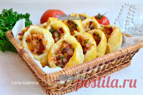 ПИРОЖКИ *ПОГАЧА* С КОЛБАСОЙ И СЫРОМ.