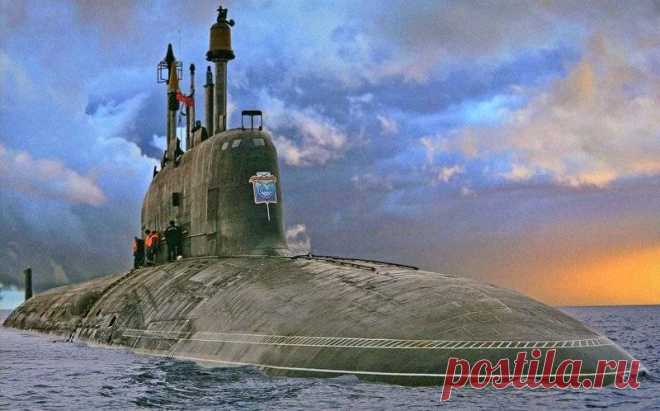 Атомные подводные лодки проекта 885 «Ясень». Инфографика 



Подводные лодки проекта 885 «Ясень» — проект российских многоцелевых атомных подводных лодок c крылатыми ракетами (ПЛАРК) четвёртого поколения. По состоянию на 2015 год головной корабль проекта «С…