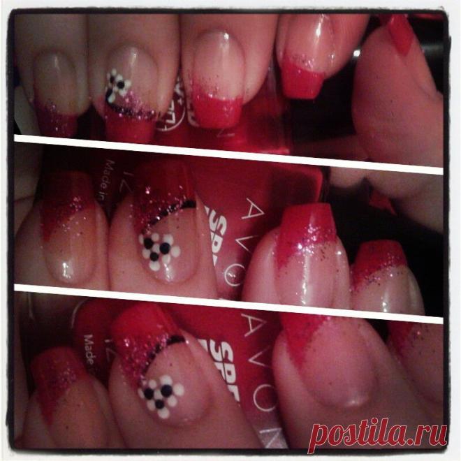 Праздничный французский маникюр
