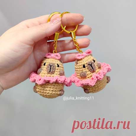 PDF Капибара крючком. FREE crochet pattern; Аmigurumi toy patterns. Амигуруми схемы и описания на русском. Вязаные игрушки и поделки своими руками #amimore - маленький капибара, милая зверюшка из обычной пряжи, брелок, подвеска.