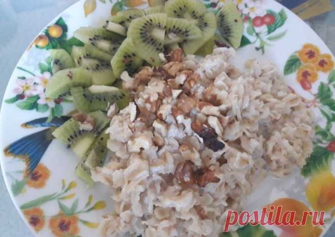 Каша геркулесовая с фруктами и орехами - пошаговый рецепт с фото. Автор рецепта Elena Z . - Cookpad