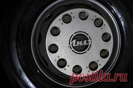 Фонд Николая Расторгуева передал ДНР 90 автобусов. Благотворительный фонд Николая Расторгуева передал властям самопровозглашенной Донецкой народной республики 90 пассажирских автобусов. Весь городской транспорт производства ЛиАЗ будет курсировать по населенным пунктам республики. Автобусы оборудованы пандусами для людей с ограниченными возможностями.