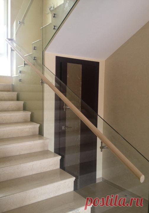 Лестницы, ограждения, перила из стекла, дерева, металла Маршаг – ​Самонесущее стеклянное ограждение