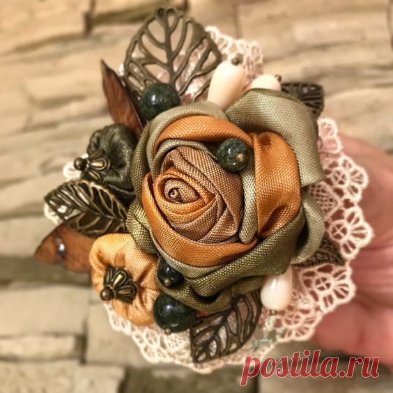 Брошь моими руками #брошь #handmade #винтажнаяброшь #текстильнаяброшь