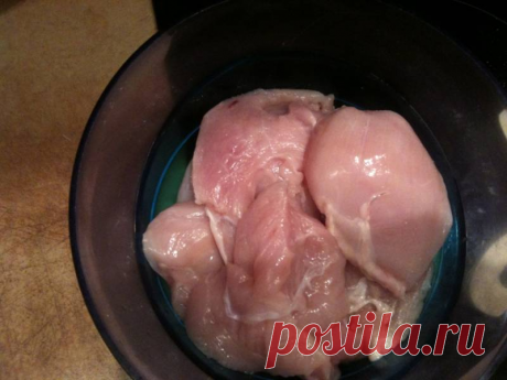 Зачем я замачиваю курицу в соленой воде: простой способ убрать антибиотики и запах хлорки | Академия Вкуса | Дзен