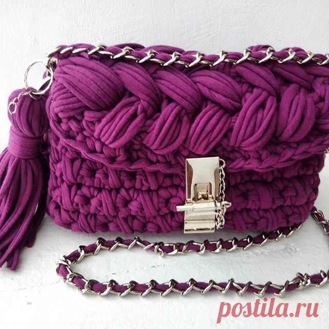 #angelamasterica Вяжу вещи, которые хочется носить. #вязание#ручнаяработа#вязаниекрючком#вязаниеназаказ#вязанаясумка#кроссбоди#вязанаяодежда#вязаноебохо#сумкакрючком#вязаныеаксессуары#crochetwear#boho#knit#knitting