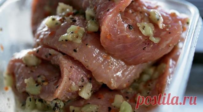 Даже самое жёсткое мясо станет мягким и сочным: 3 совета от профи кулинарии