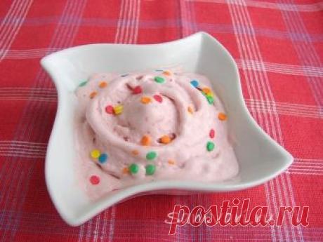 Приготовление мороженого из клубники. Рецепт с фото.