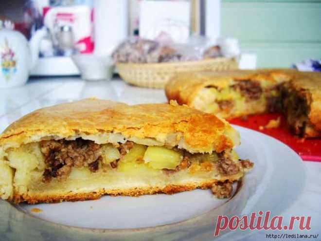 Пирог с картошкой и фаршем: отличная закуска или полноценный обед